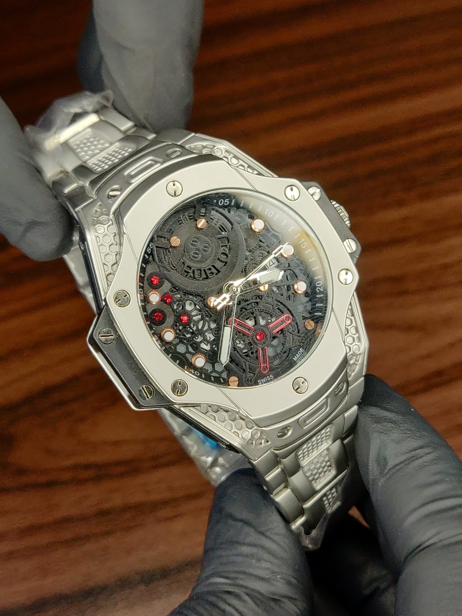 Luxury Skeleton Dial Mechanical Watch – Black Edition