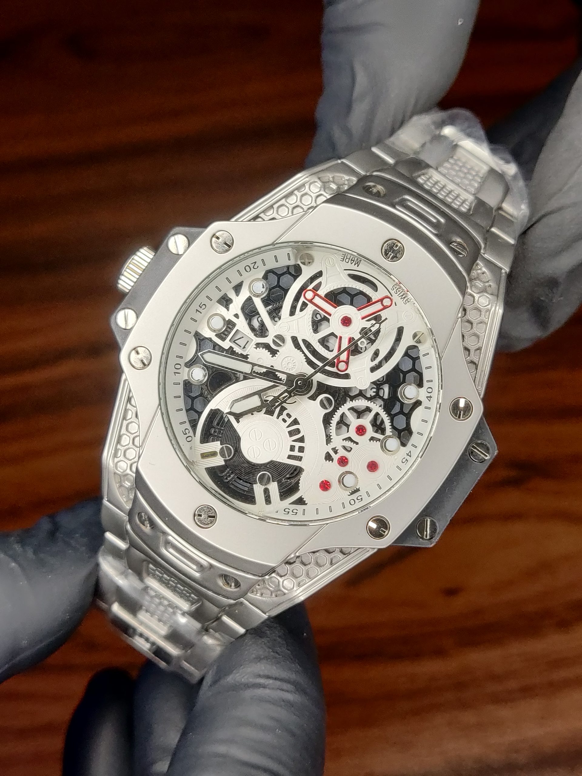 Luxury Skeleton Dial Mechanical Watch – Silver Edition