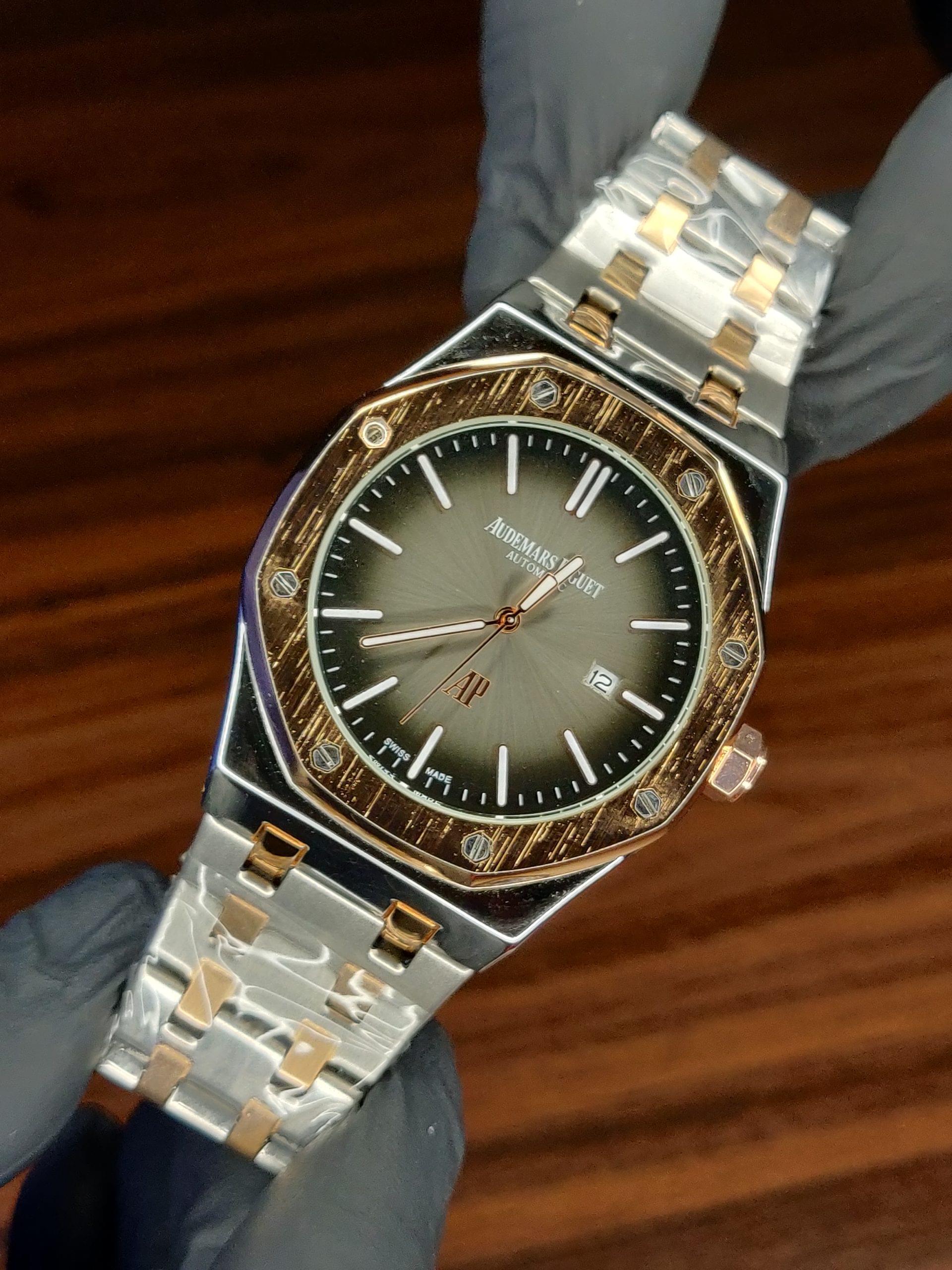 Audemars Piguet Iconic Octagonal Bezel Wristwatch - Image 2