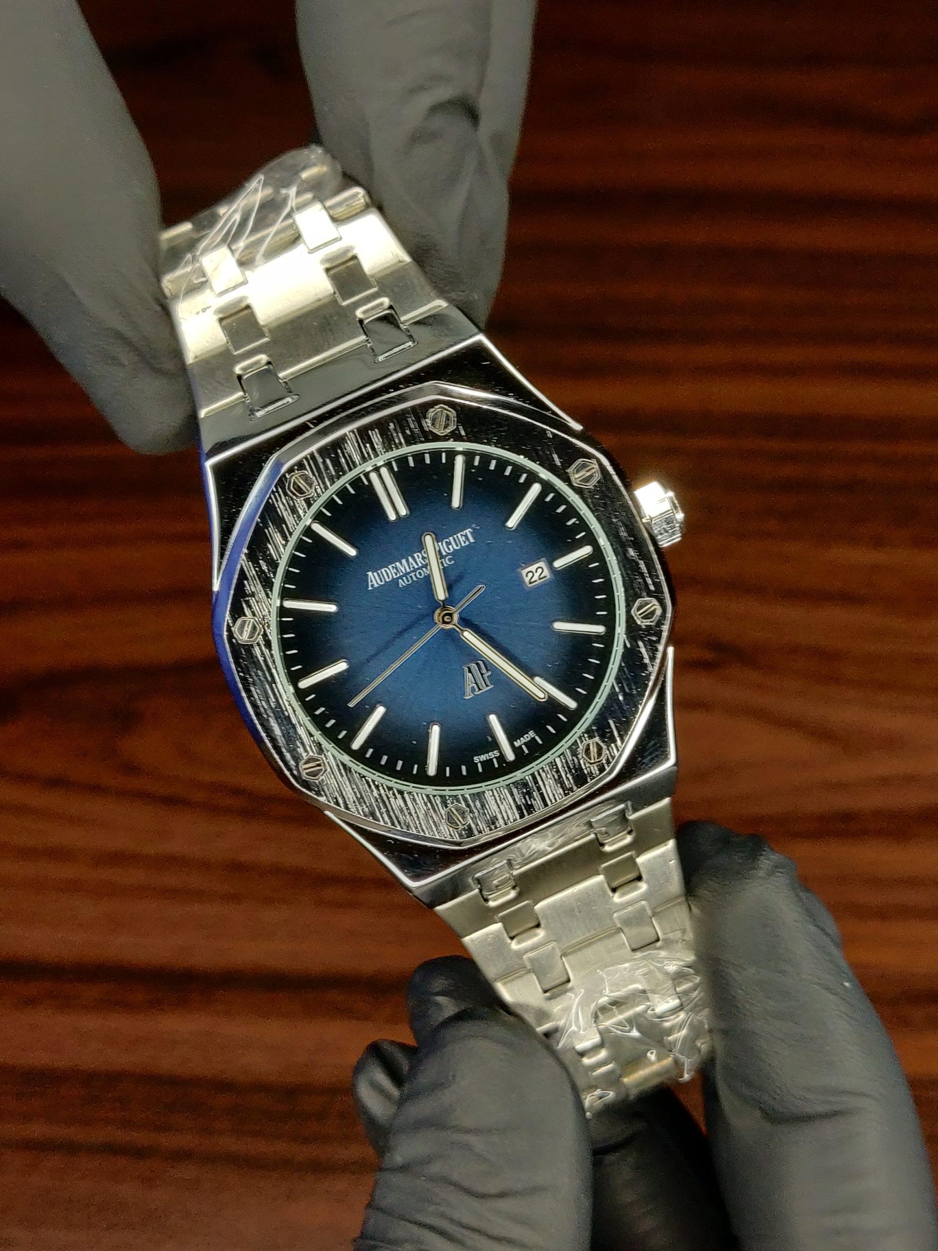 Audemars Piguet Blue Dial Diamond-Embellished Wristwatch - Image 2